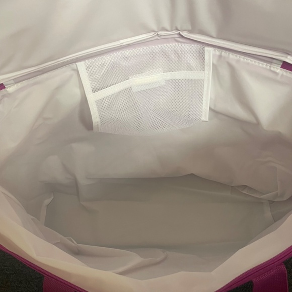 Trader Joe’s large insulated bag in purple - Picture 4 of 5